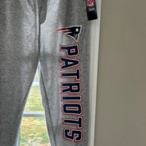 NWT/ Men's NFL Team Apparel Gray Sweatpants Size SMALL
